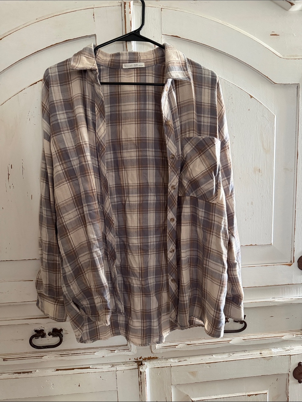 Vintage-Inspired Plaid Flannel Shirt - Taupe & Gray